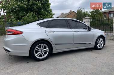 Седан Ford Fusion 2018 в 