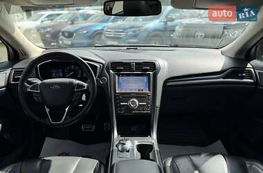 Седан Ford Fusion 2019 в 