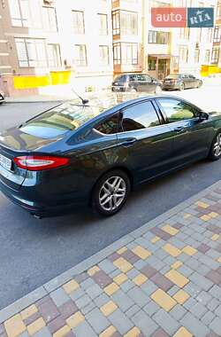 Седан Ford Fusion 2016 в 