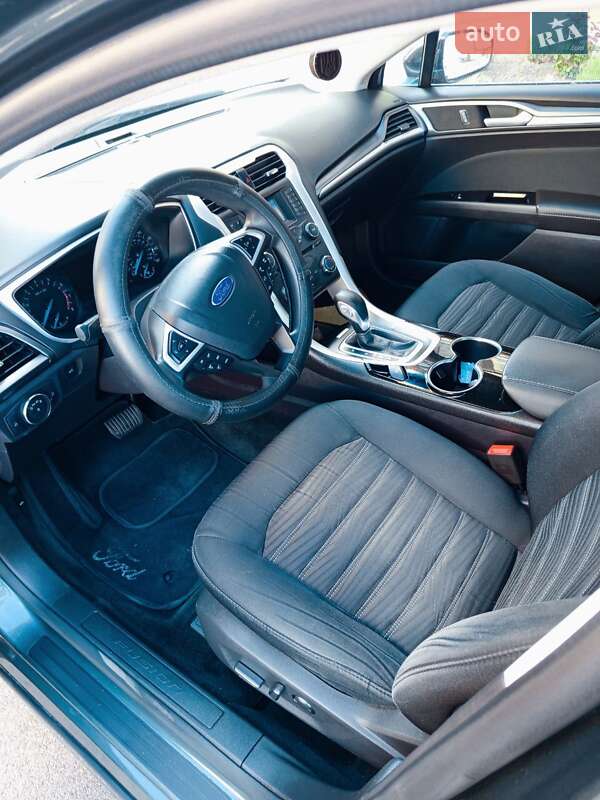 Седан Ford Fusion 2016 в Чернігові