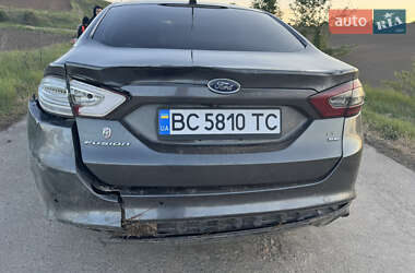 Седан Ford Fusion 2016 в 