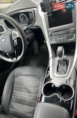 Седан Ford Fusion 2015 в 