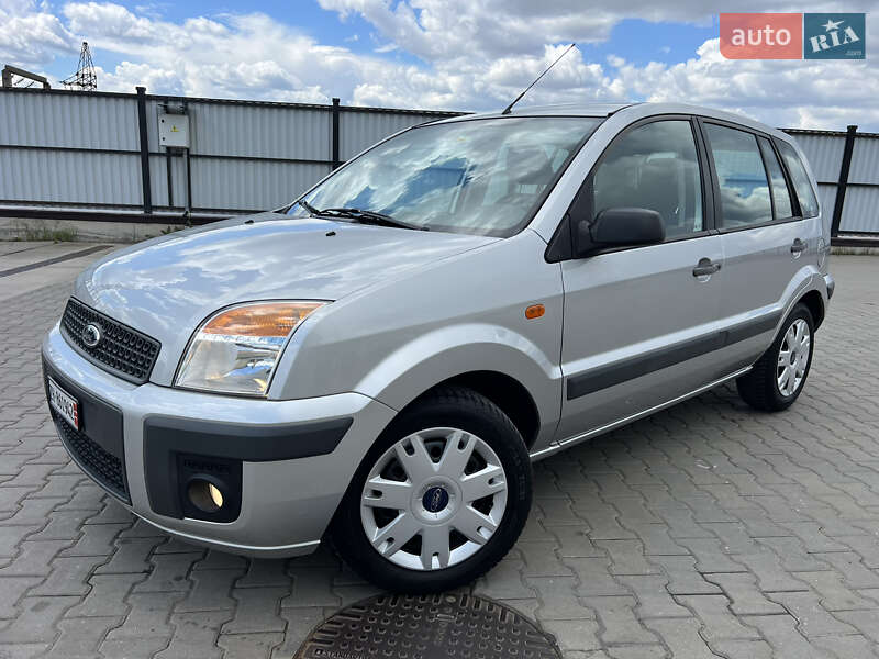 Хэтчбек Ford Fusion 2007 в 