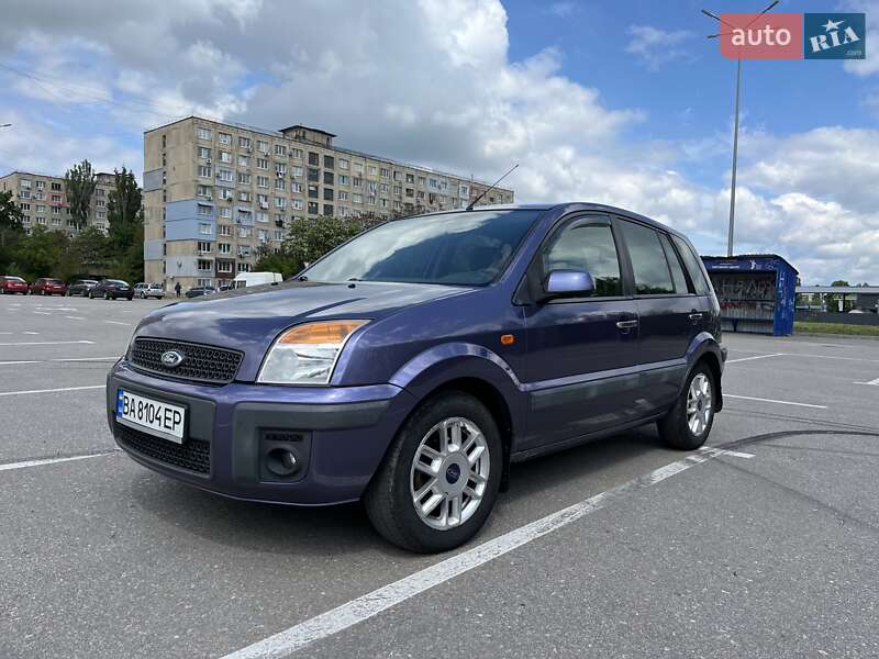 Хэтчбек Ford Fusion 2006 в 