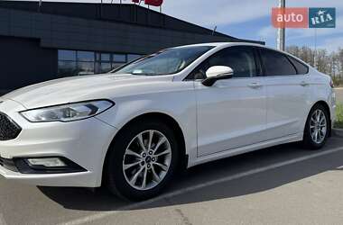 Седан Ford Fusion 2017 в 