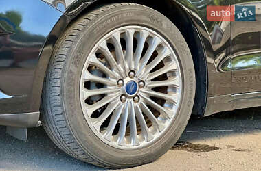 Седан Ford Fusion 2012 в 