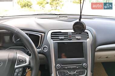 Седан Ford Fusion 2017 в 