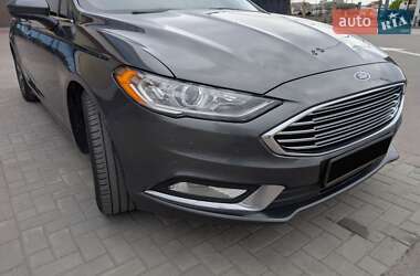 Седан Ford Fusion 2017 в 