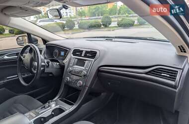 Седан Ford Fusion 2017 в 