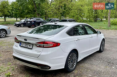 Седан Ford Fusion 2016 в 