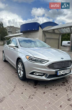 Седан Ford Fusion 2016 в 