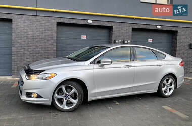 Седан Ford Fusion 2013 в 