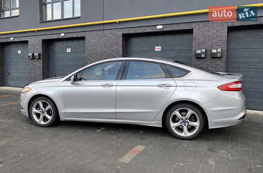Седан Ford Fusion 2013 в 
