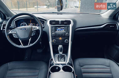 Седан Ford Fusion 2013 в 