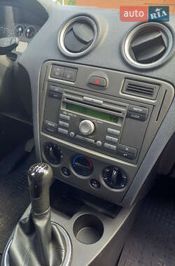 Хэтчбек Ford Fusion 2009 в 