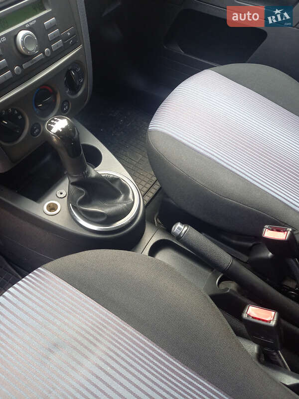 Хетчбек Ford Fusion 2009 в Рівному