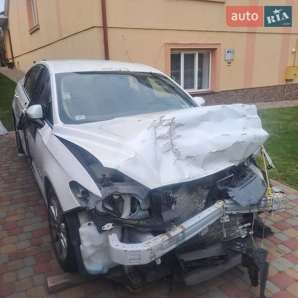 Седан Ford Fusion 2017 в 
