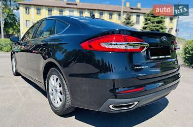 Седан Ford Fusion 2020 в 