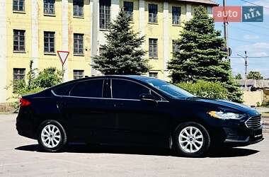 Седан Ford Fusion 2020 в 