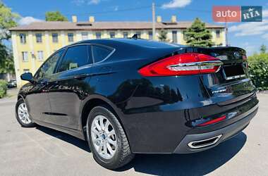 Седан Ford Fusion 2020 в 