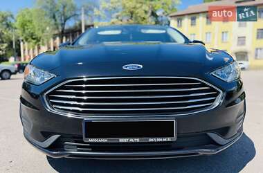 Седан Ford Fusion 2020 в 