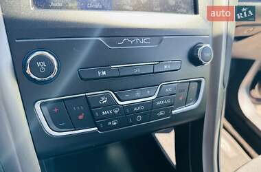 Седан Ford Fusion 2020 в 