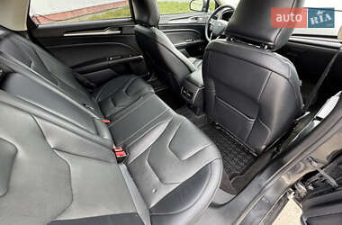 Седан Ford Fusion 2019 в 