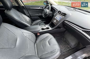 Седан Ford Fusion 2019 в 