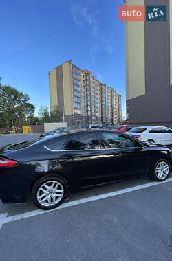 Седан Ford Fusion 2014 в 