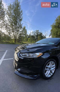 Седан Ford Fusion 2014 в 