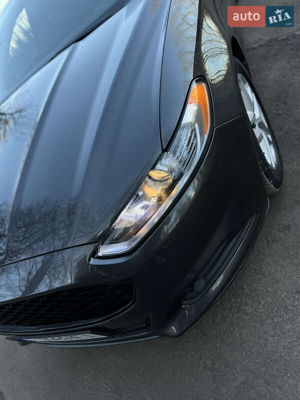 Седан Ford Fusion 2015 в Кицмани
