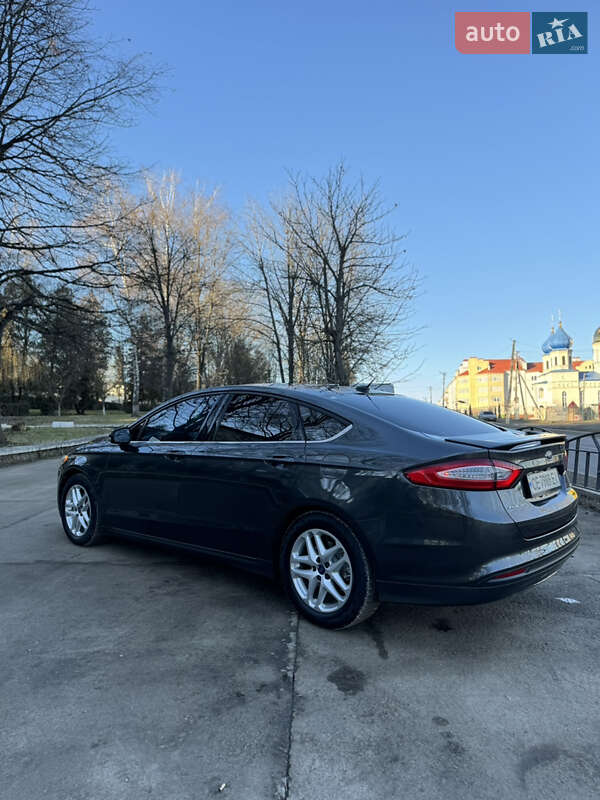 Седан Ford Fusion 2015 в Кицмани
