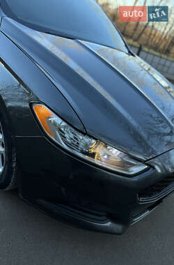 Седан Ford Fusion 2015 в 