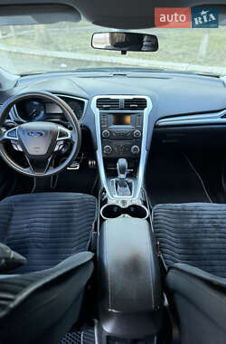 Седан Ford Fusion 2015 в 