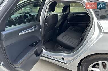 Седан Ford Fusion 2012 в 