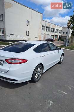 Седан Ford Fusion 2016 в 