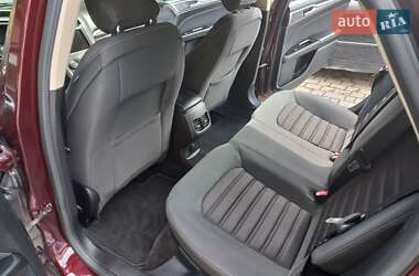 Седан Ford Fusion 2016 в 