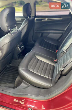 Седан Ford Fusion 2014 в 