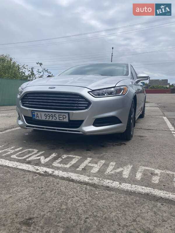 Седан Ford Fusion 2015 в 