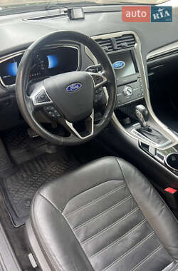 Седан Ford Fusion 2014 в 