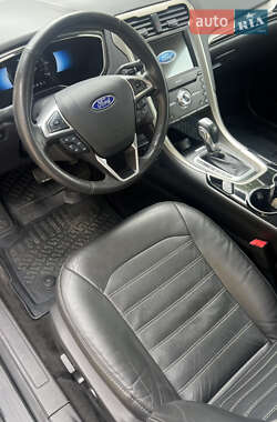 Седан Ford Fusion 2014 в 