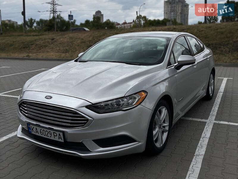 Седан Ford Fusion 2017 в 