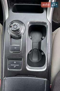 Седан Ford Fusion 2017 в 