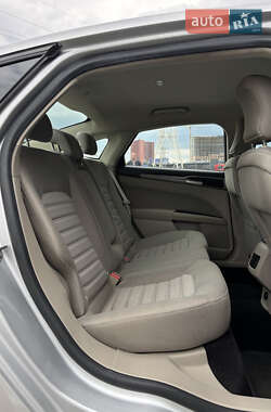 Седан Ford Fusion 2017 в 