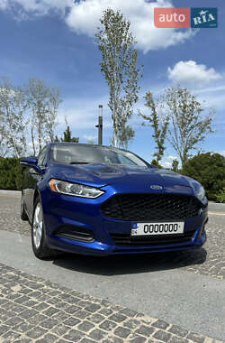 Седан Ford Fusion 2015 в 