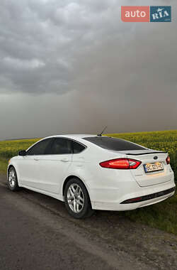Седан Ford Fusion 2014 в 