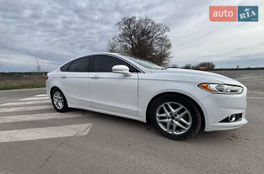Седан Ford Fusion 2014 в 