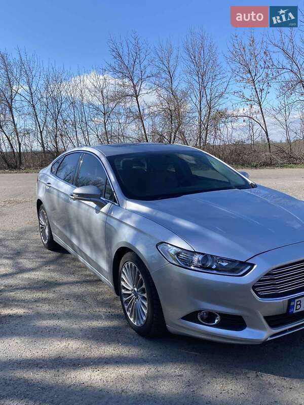 Седан Ford Fusion 2015 в 