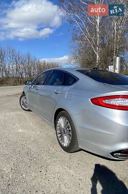 Седан Ford Fusion 2015 в 