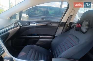 Седан Ford Fusion 2015 в 